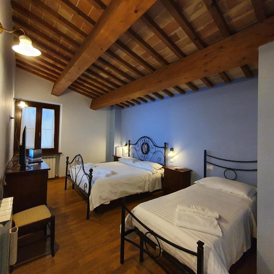 Pietra Maula Agriturismo Castelraimondo Екстериор снимка