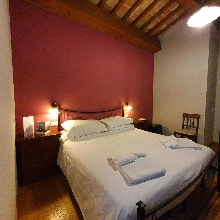 Pietra Maula Agriturismo Castelraimondo Екстериор снимка