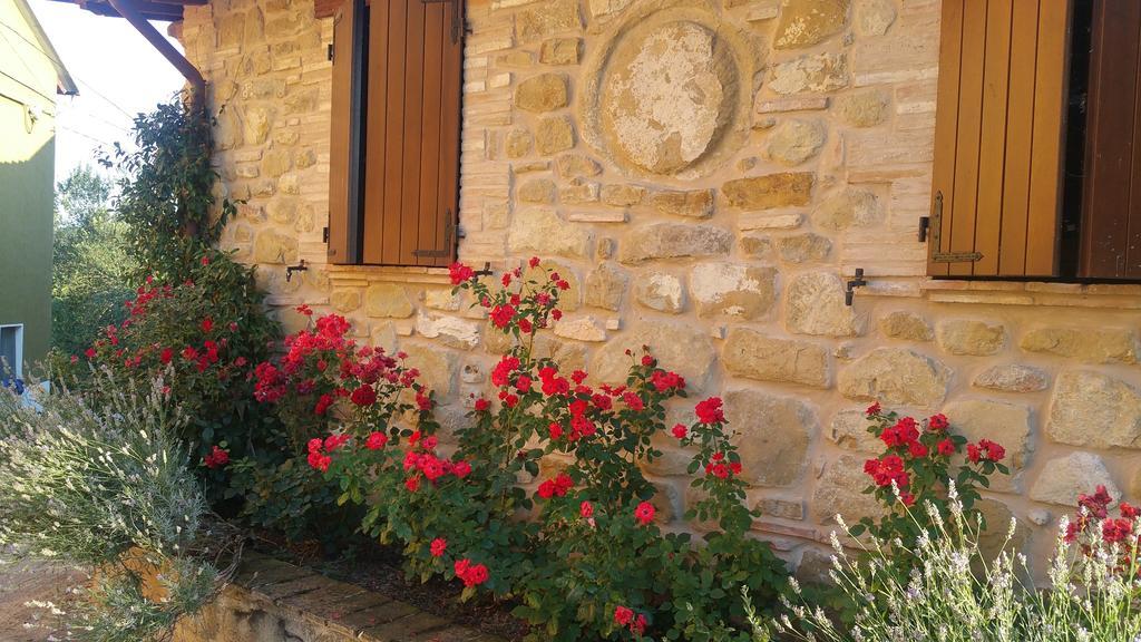 Pietra Maula Agriturismo Castelraimondo Екстериор снимка